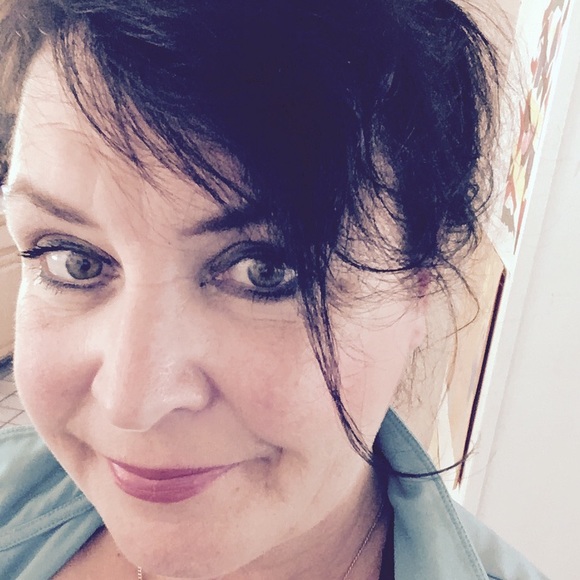 Meet your Posher, Roberta - Picture 1 of 1